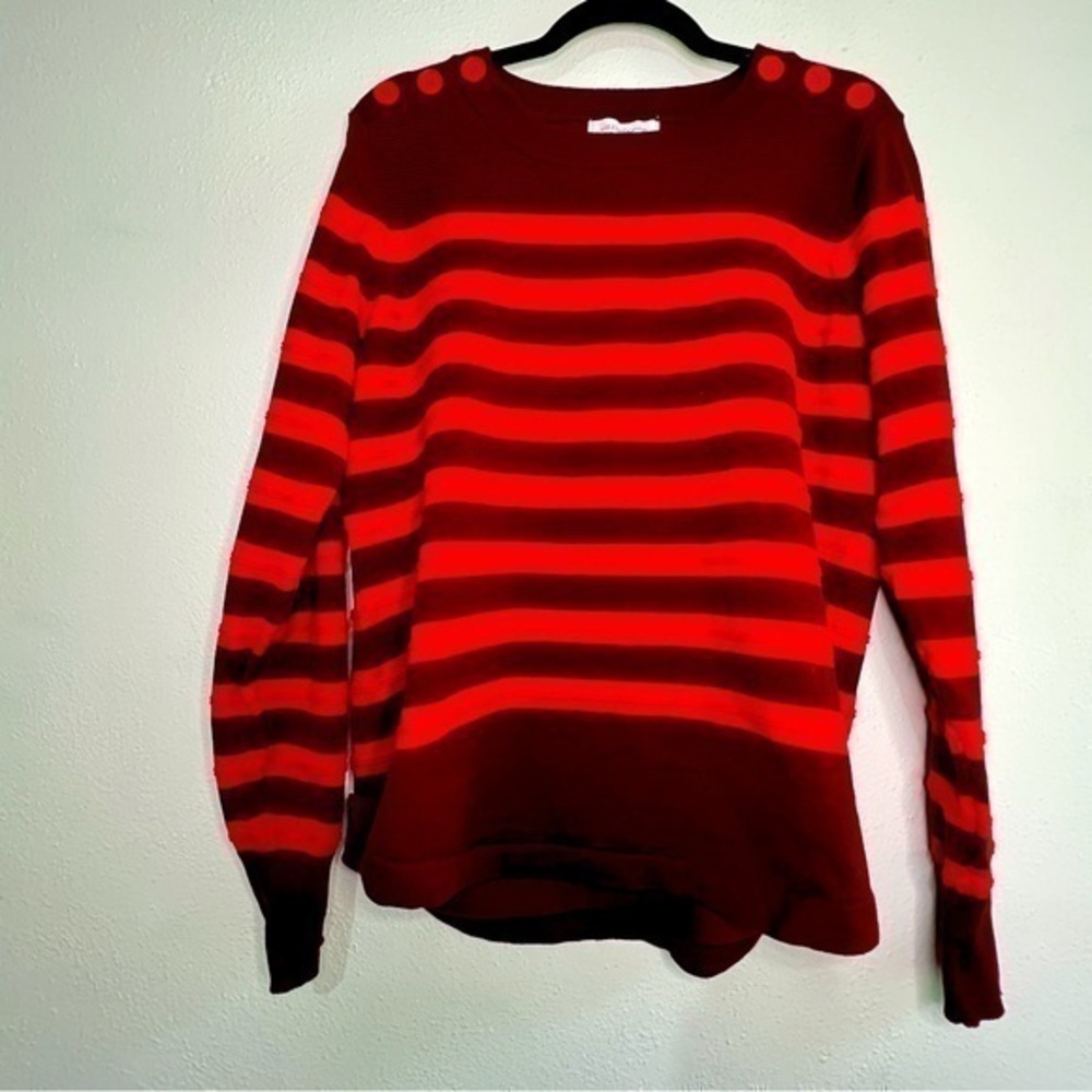 Liz Claiborne red & maroon striped sweater. Sz L. Preowned.